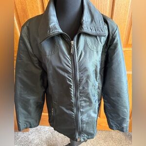 Braetan’s beautiful green rain, windbreaker, or jacket in size L.